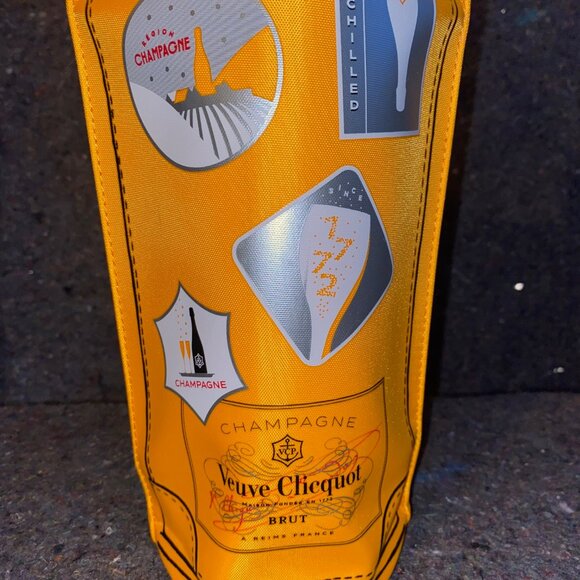 Veuve Clicquot Chiller Bag w/ Thermal Liner - MINT! - Picture 4 of 5